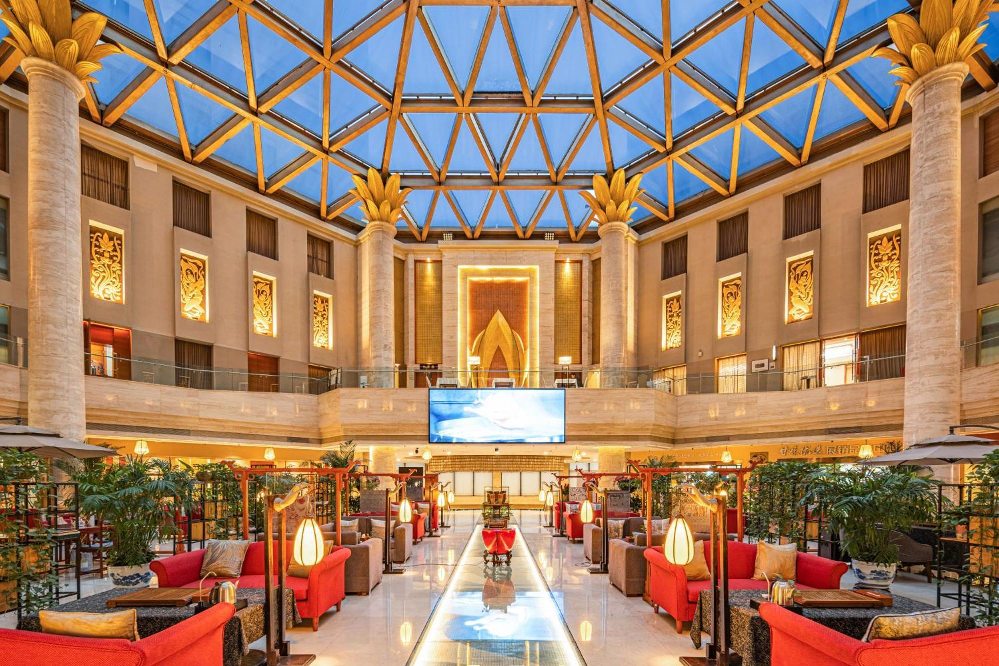 Beijing Feitian Hotel Экстерьер фото
