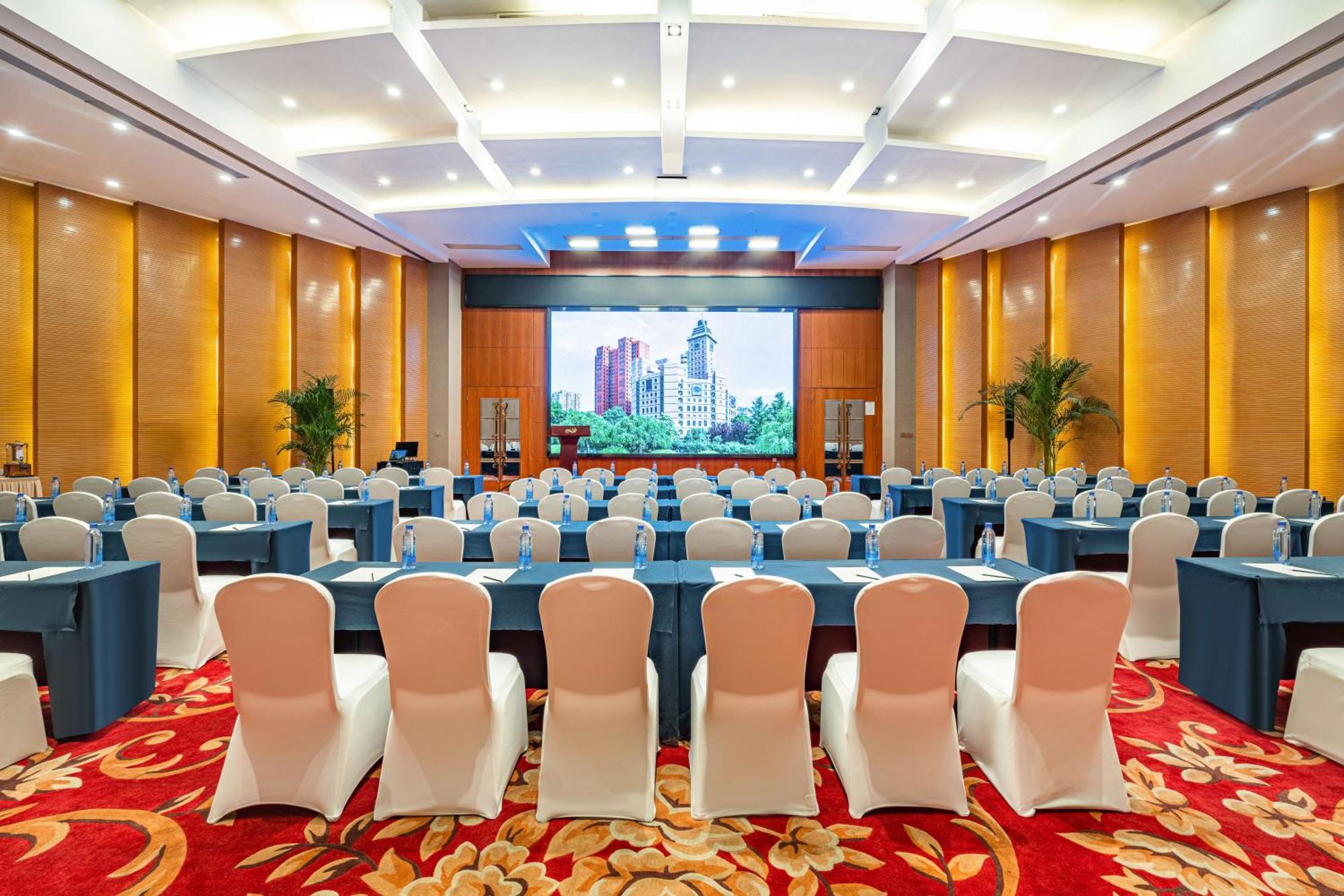 Beijing Feitian Hotel Экстерьер фото