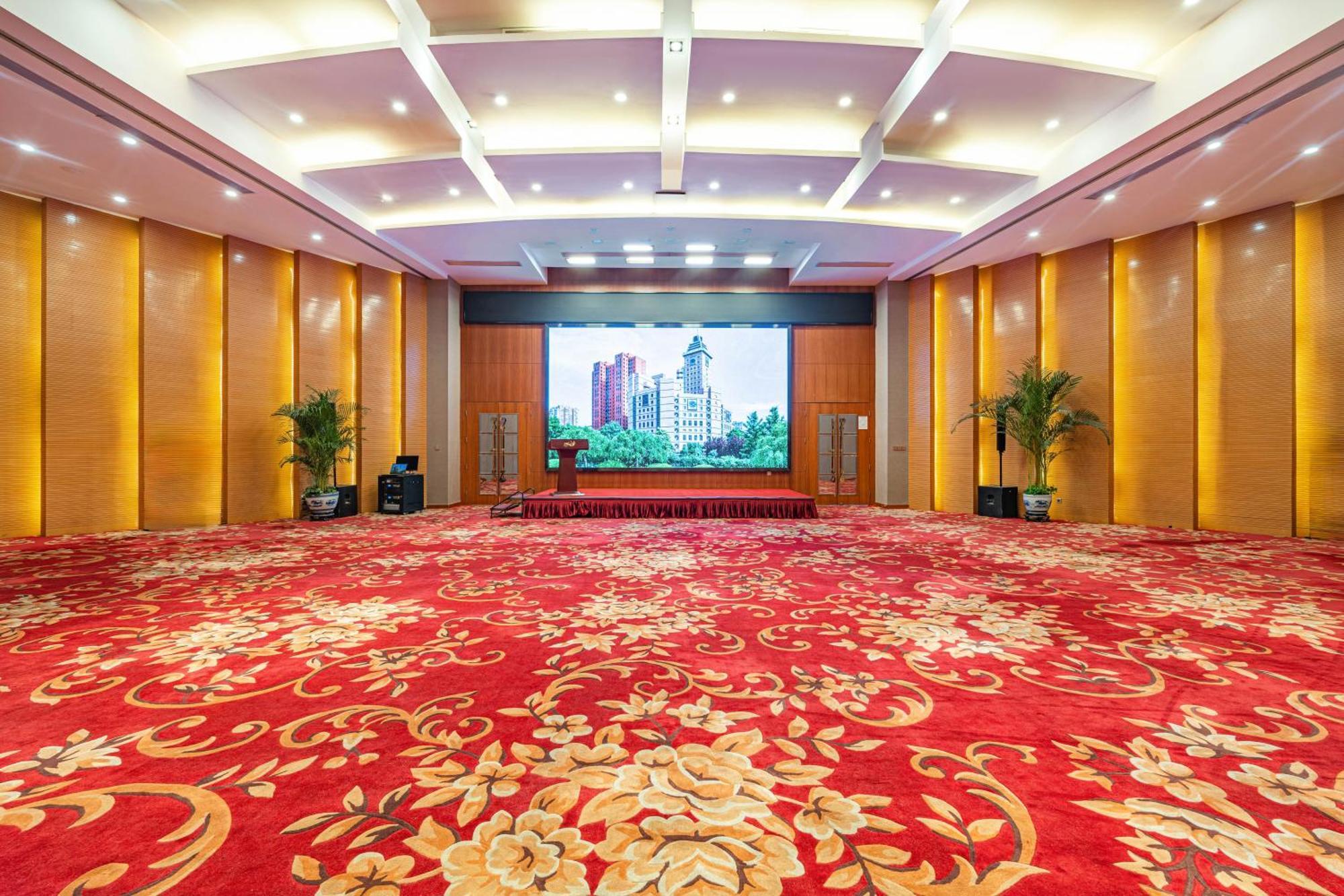 Beijing Feitian Hotel Экстерьер фото