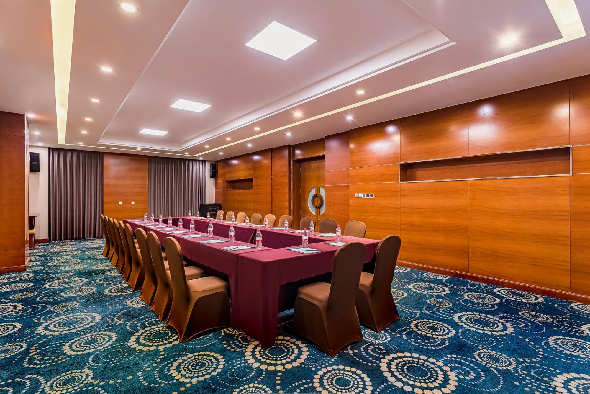 Beijing Feitian Hotel Экстерьер фото