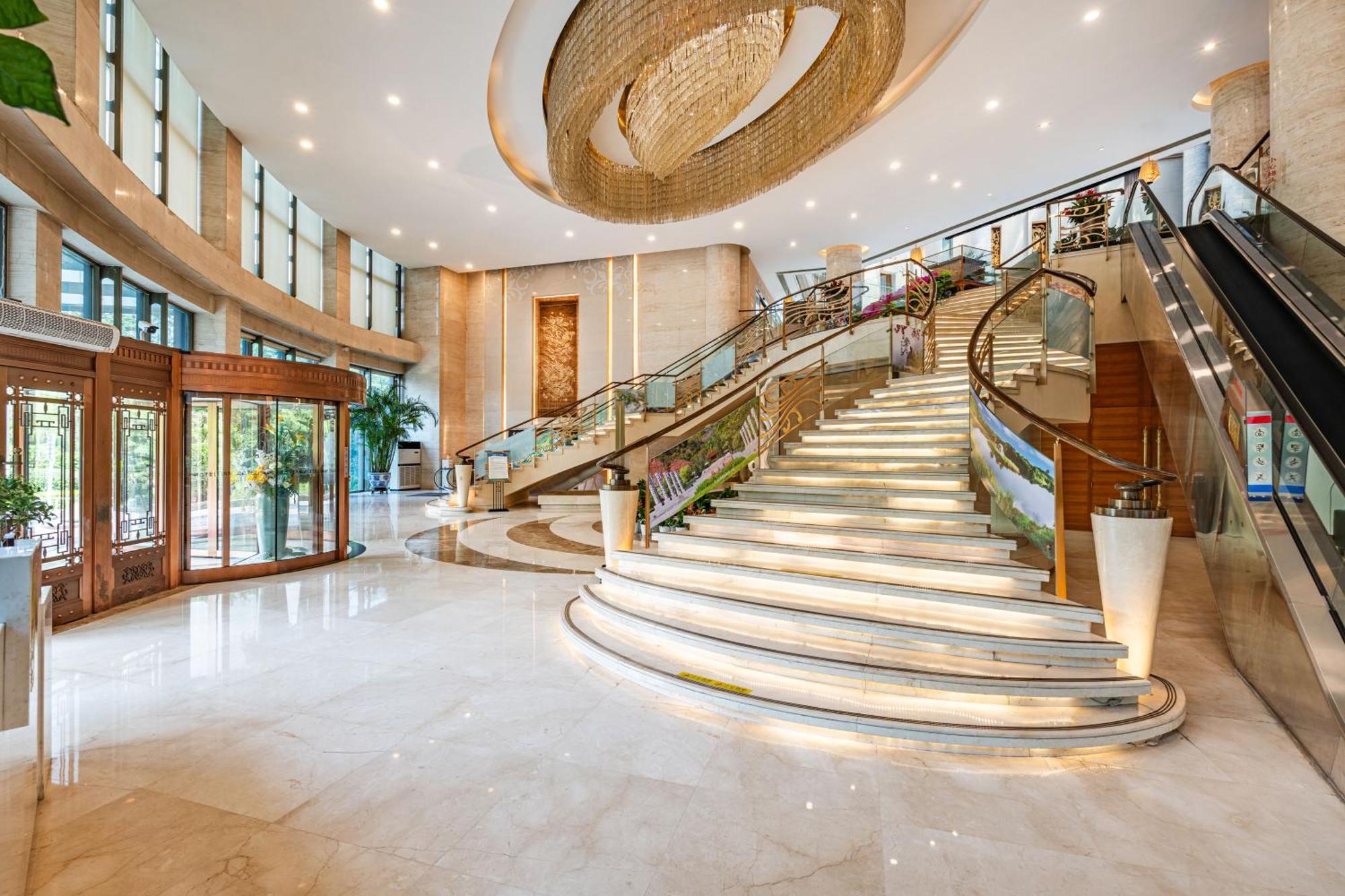 Beijing Feitian Hotel Экстерьер фото
