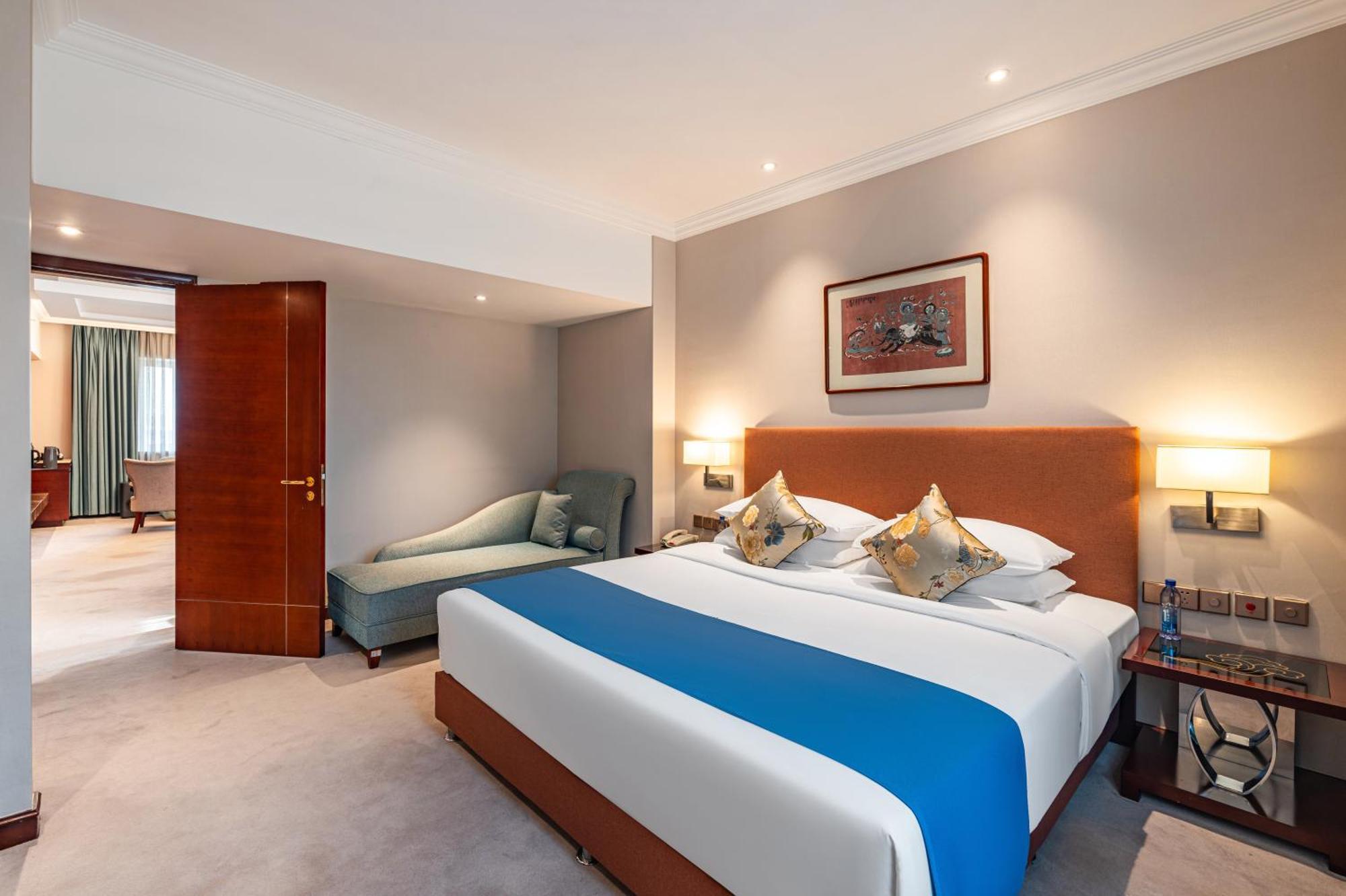 Beijing Feitian Hotel Экстерьер фото