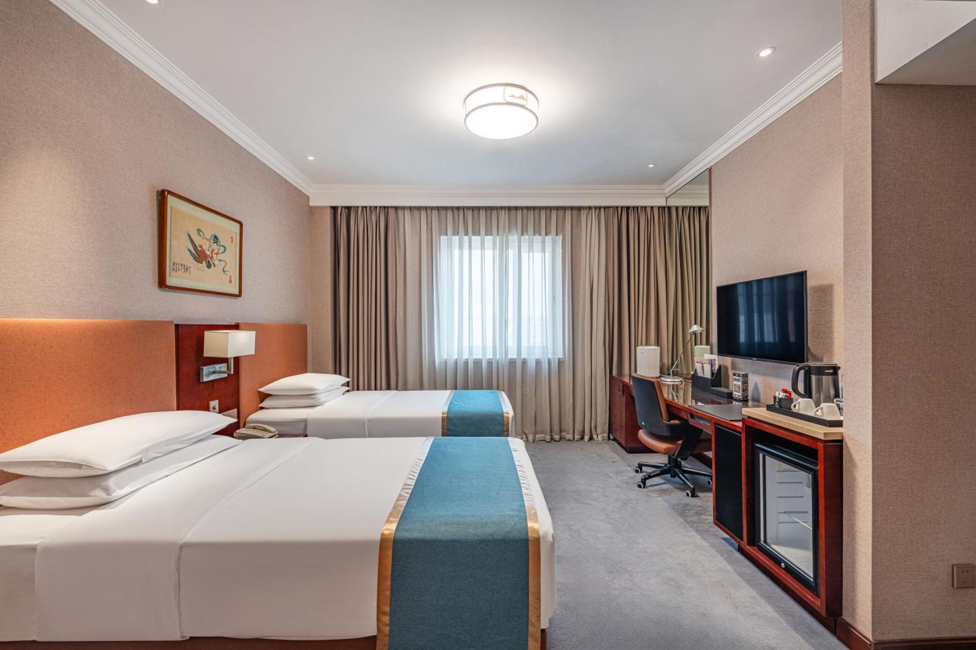 Beijing Feitian Hotel Экстерьер фото